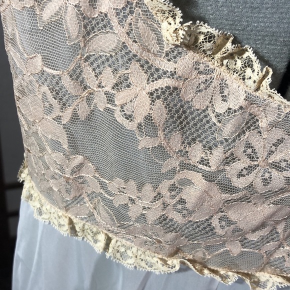 Vintage Vanity Fair nude/ivory maxi night gown/nude lace bodice/full skirt 38 - Picture 9 of 13